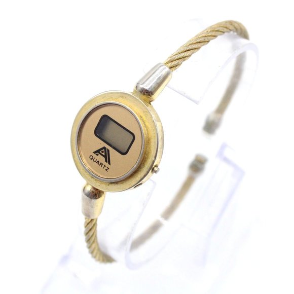 Vintage Advance Digital Watch Women Gold Tone Stainless Steel Bracelet Retro 80s - Picture 1 of 8